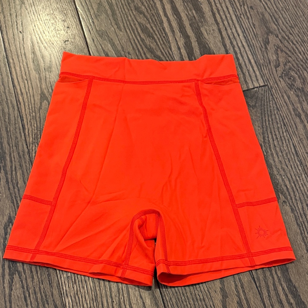 High-Waist Performance Bike Shorts - Red/Orange